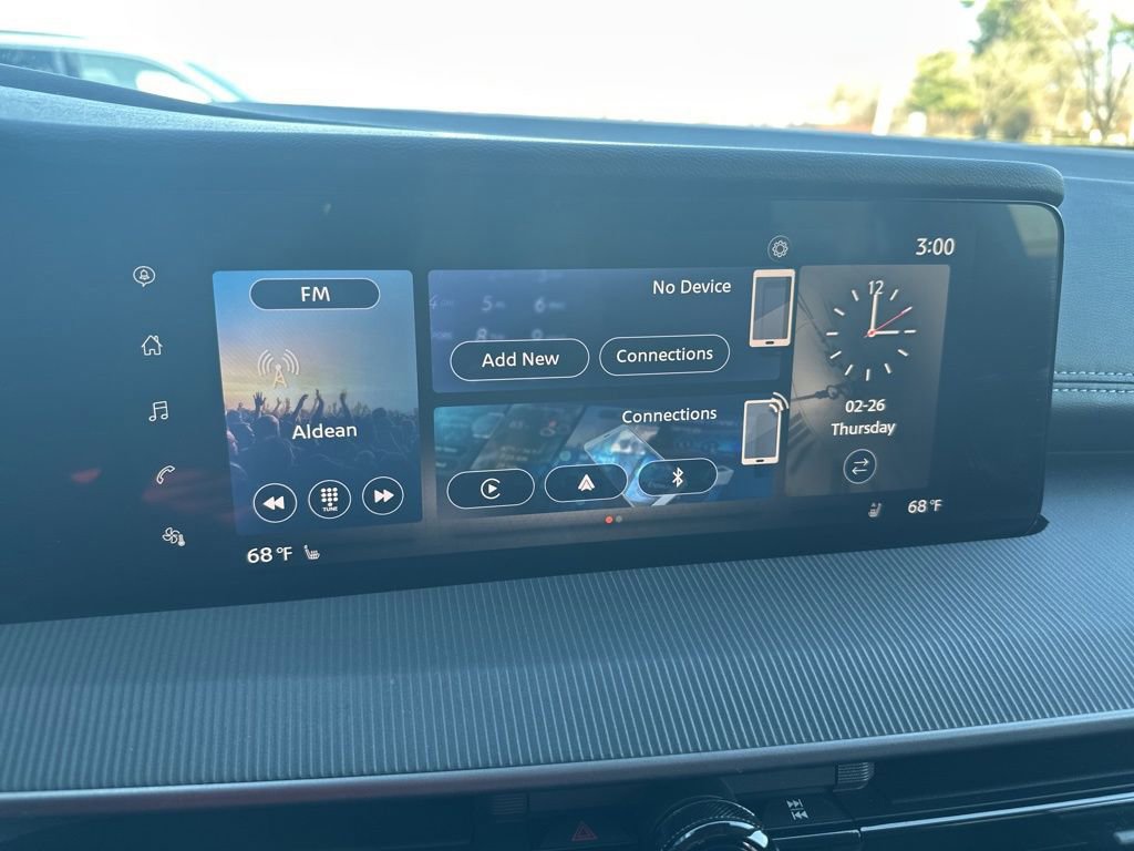 Used 2025 Nissan Murano SV FWD image 26