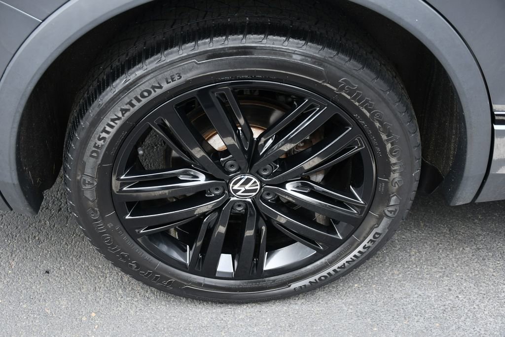 Used 2022 Volkswagen Tiguan SE R-Line AWD/4WD image 18