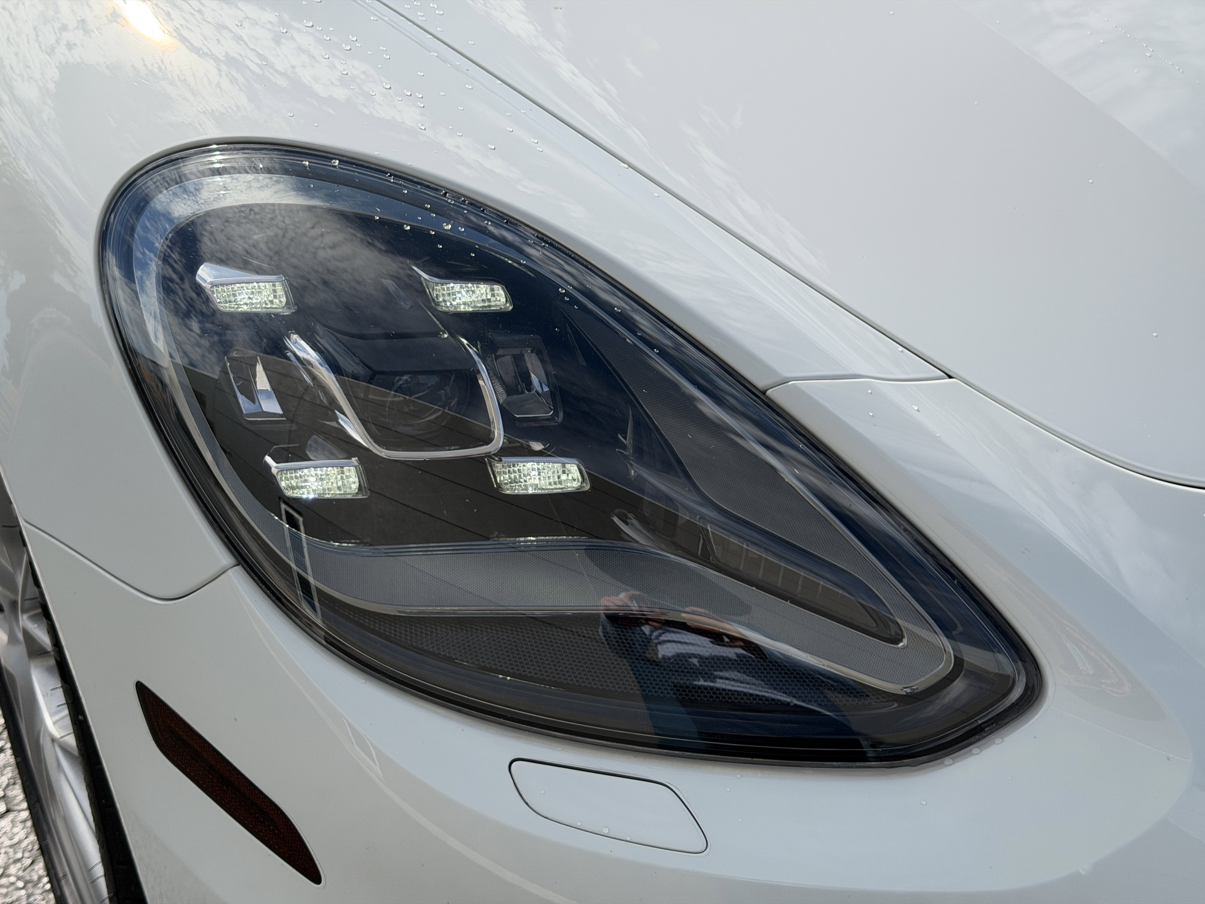 Certified 2020 Porsche Panamera image 13