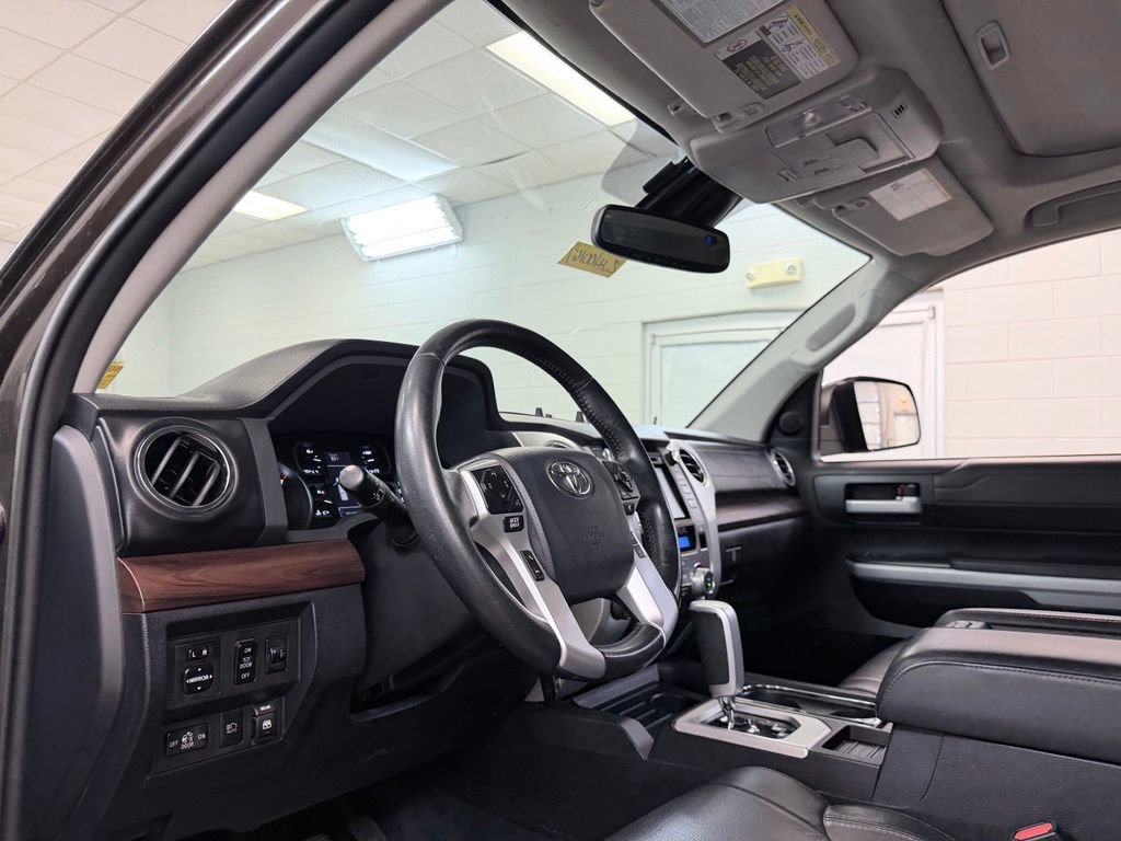 Used 2018 Toyota Tundra Limited w/ Limited Premium Package AWD/4WD image 17