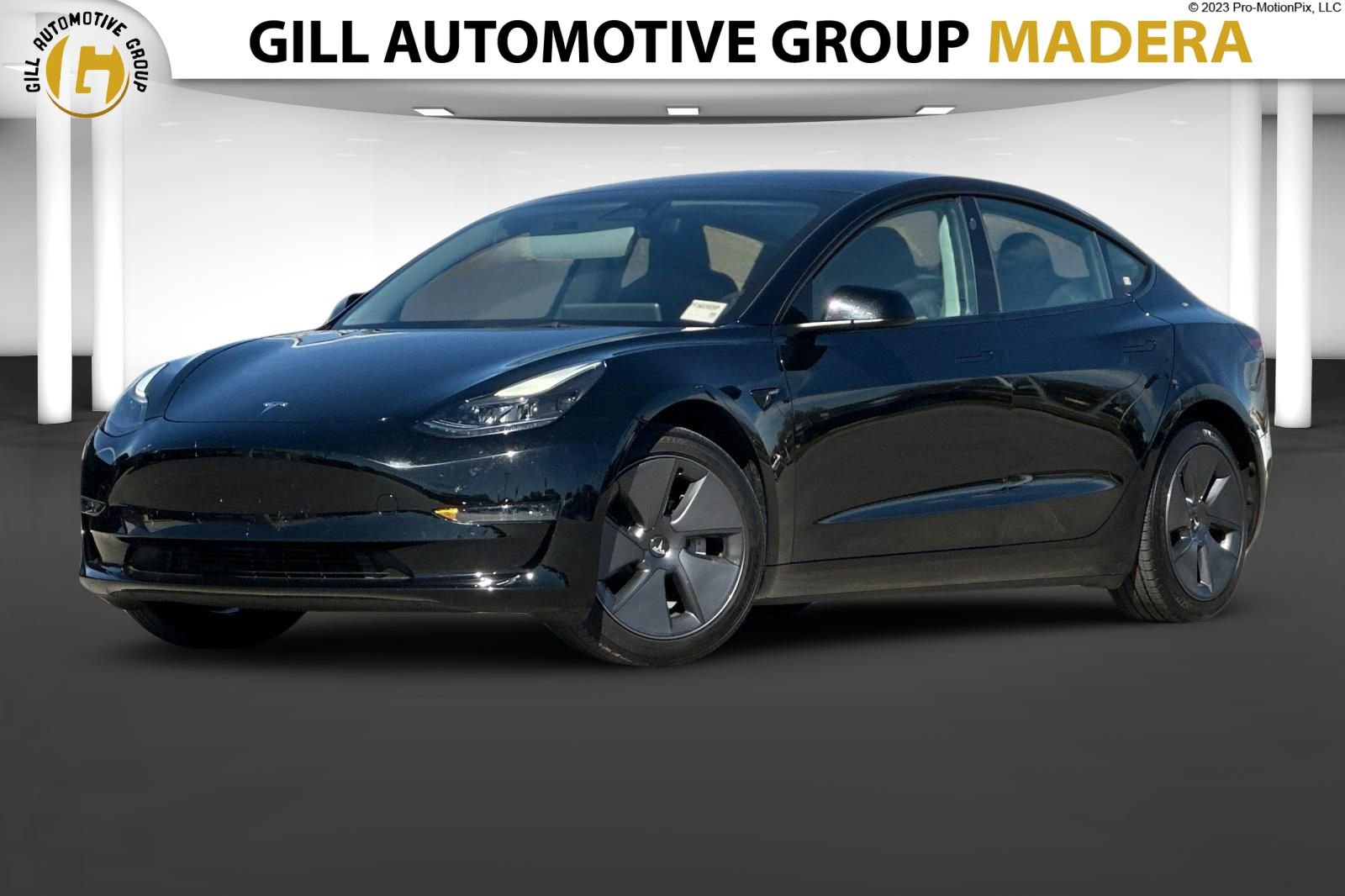 Used 2023 Tesla Model 3 Standard Range image 1