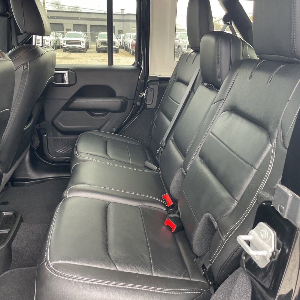 Used 2019 Jeep Wrangler Unlimited Sahara image 6