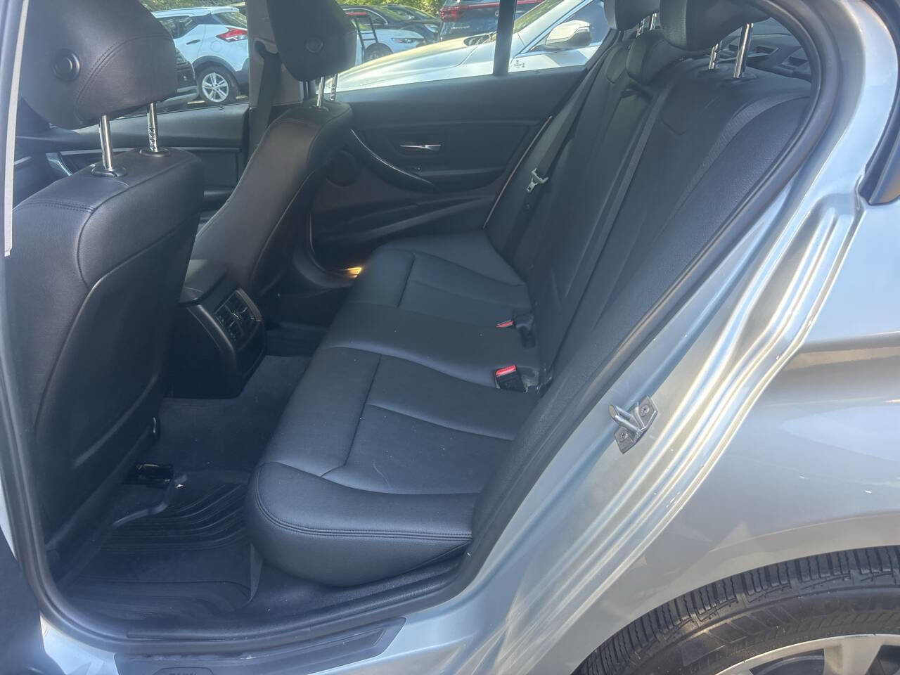 Used 2016 BMW 320i Sedan RWD image 15