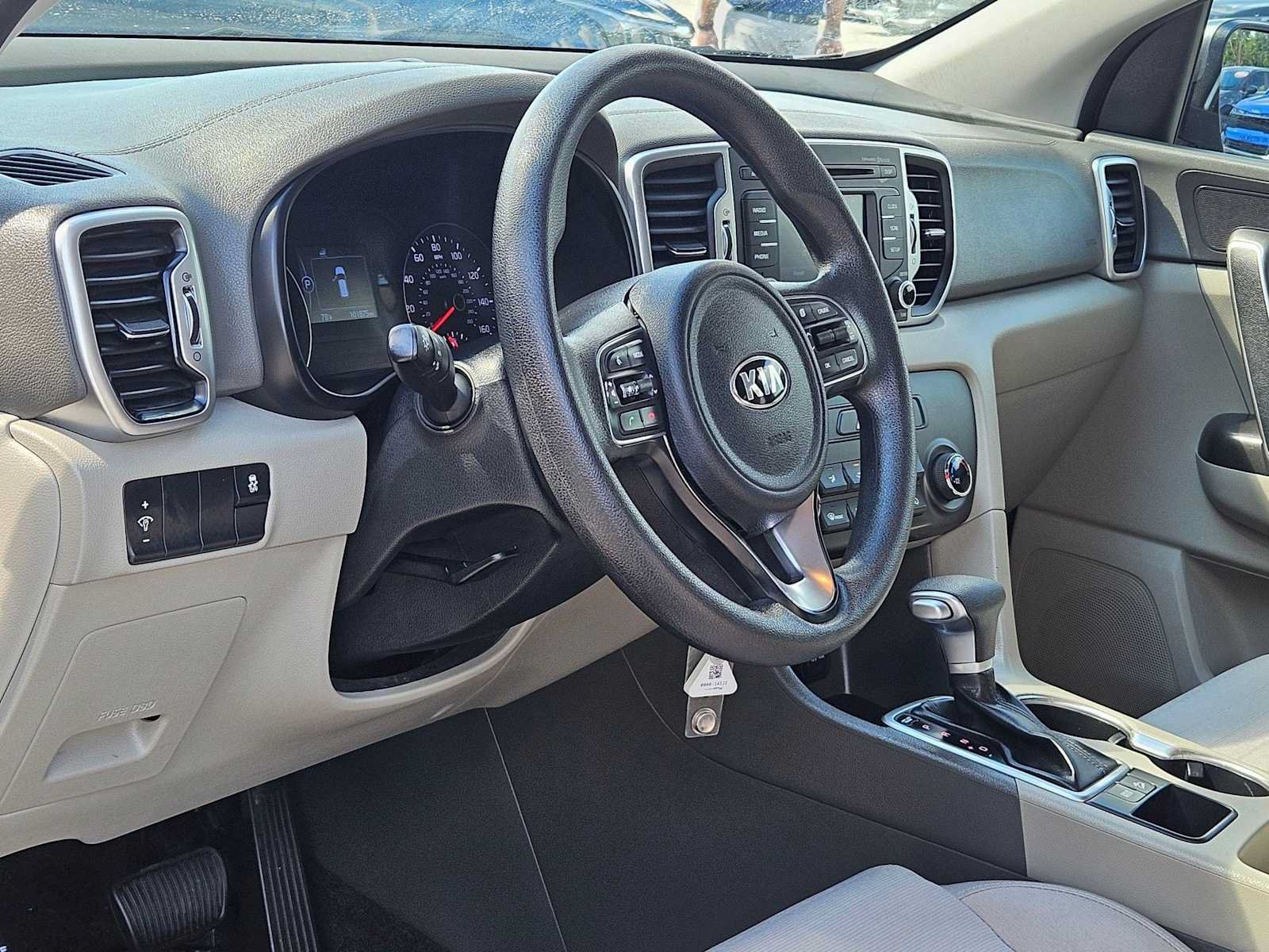 Used 2018 Kia Sportage LX FWD image 2