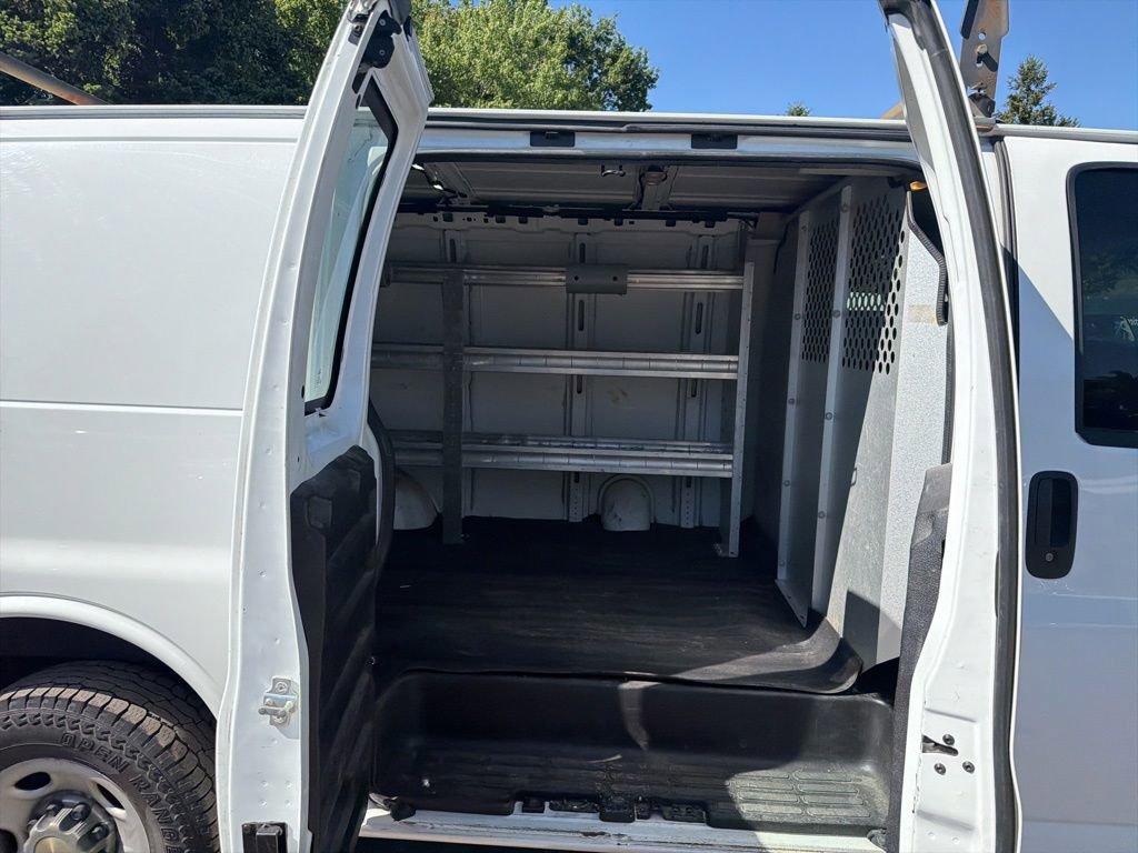 Used 2016 GMC Savana 2500 RWD image 7