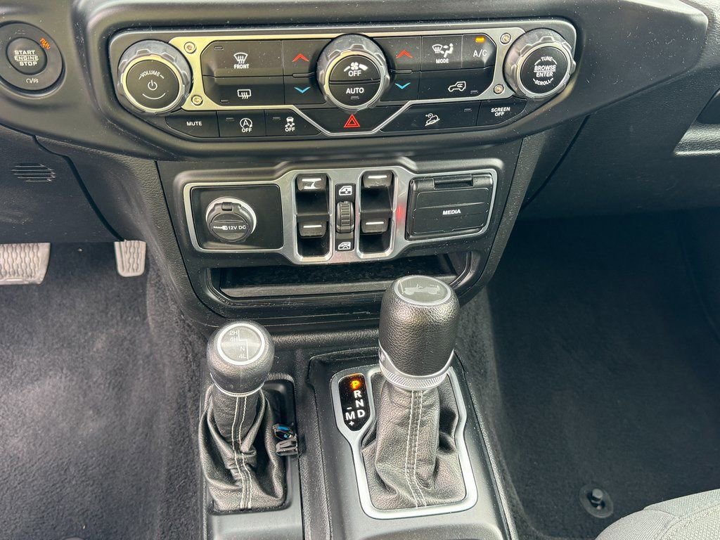 Used 2020 Jeep Wrangler Unlimited Sahara image 35