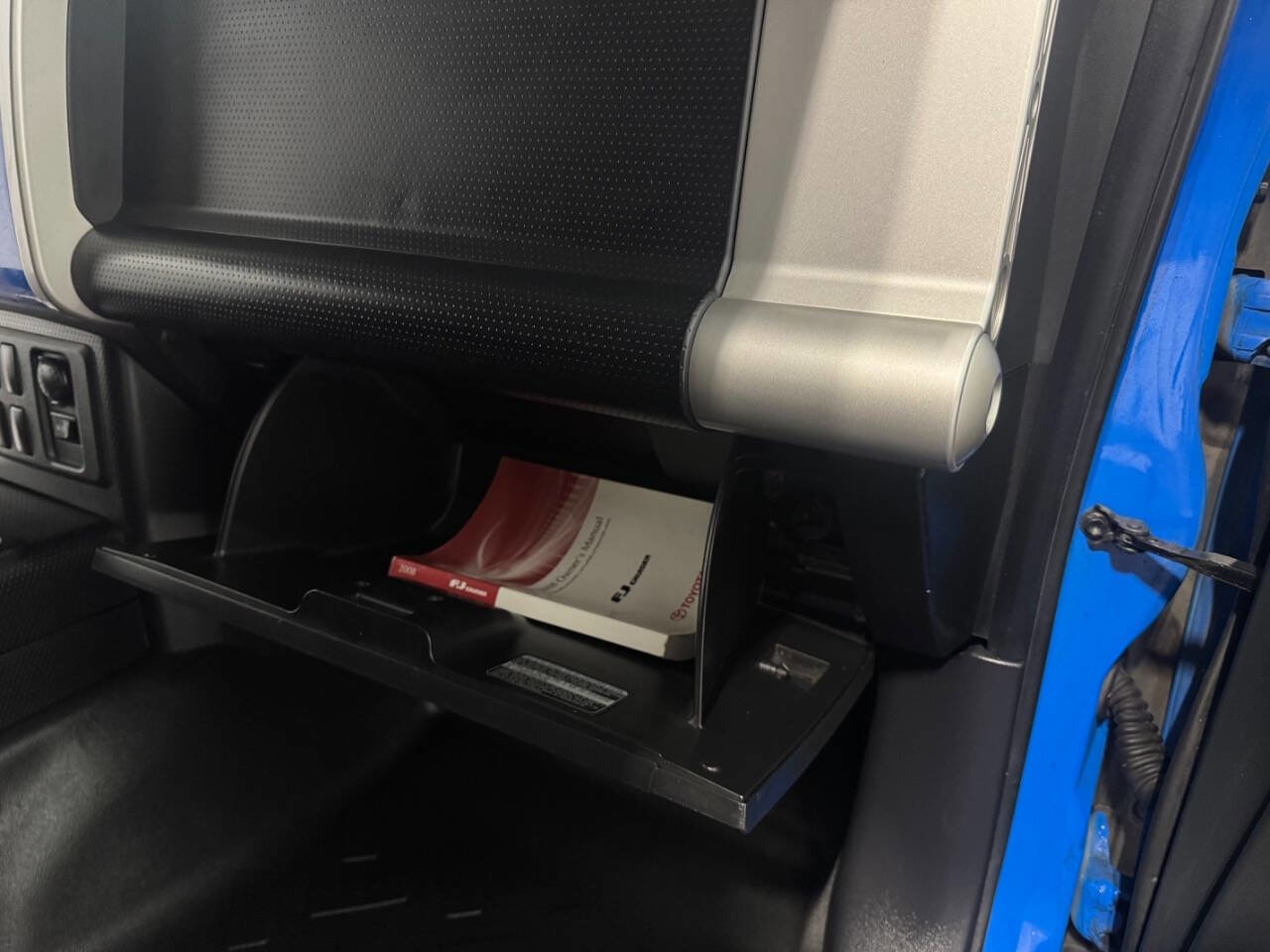 Used 2008 Toyota FJ Cruiser 4WD image 16