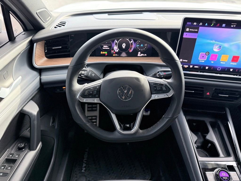 Used 2026 Volkswagen Tiguan SEL R-Line image 12