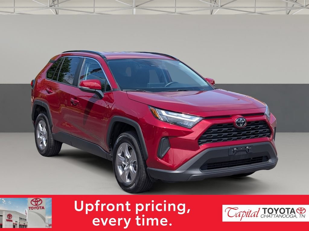 Used 2025 Toyota RAV4 XLE AWD/4WD image 2