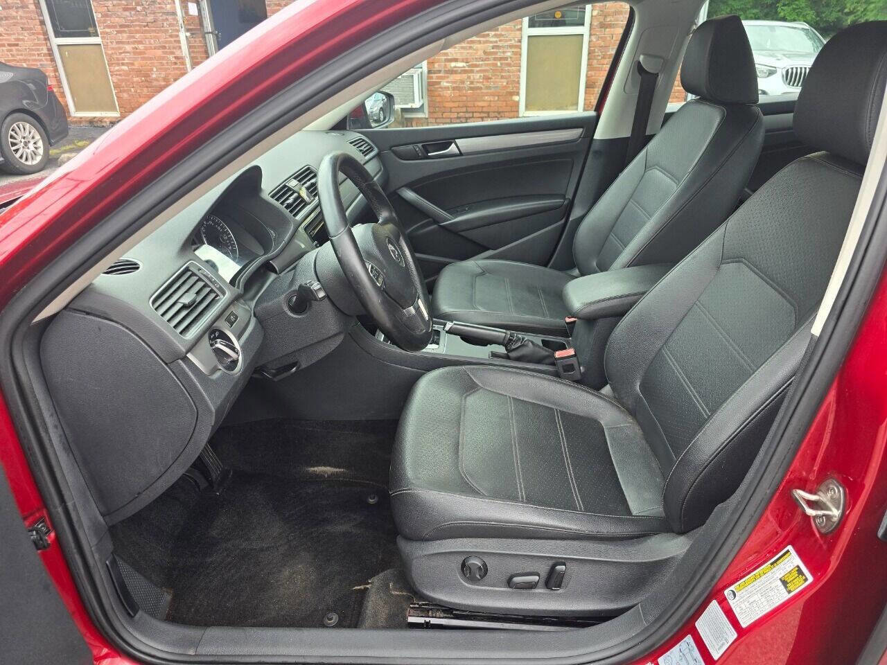 Used 2015 Volkswagen Passat 1.8T Limited Edition image 14