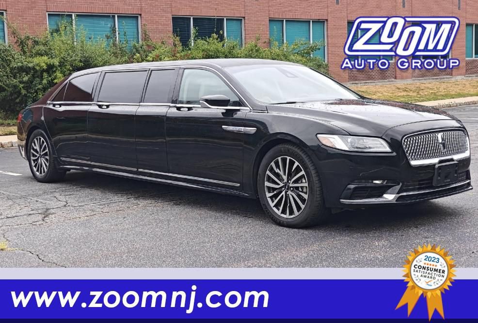 Used 2018 Lincoln Continental Select w/ Continental Climate Package AWD/4WD image 1