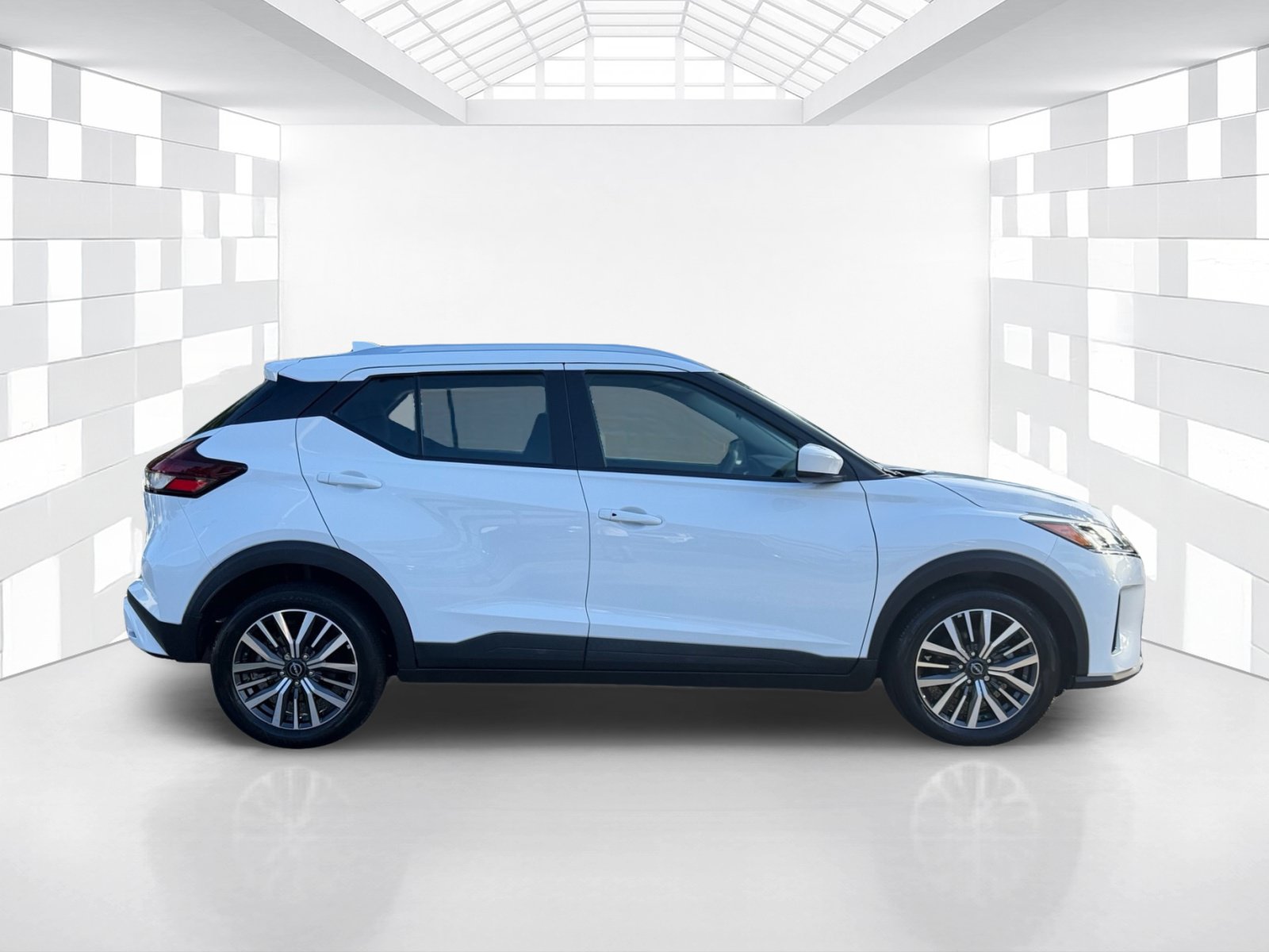 Used 2024 Nissan Kicks SV FWD image 8