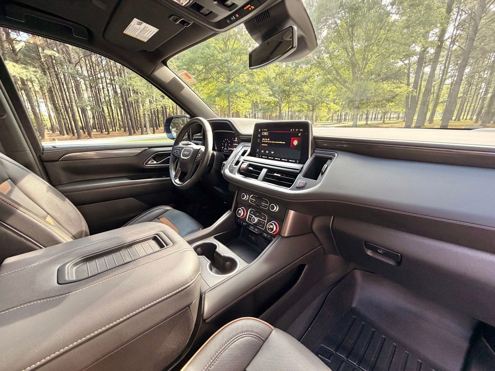 Used 2023 GMC Yukon AT4 w/ AT4 Premium Package AWD/4WD image 20