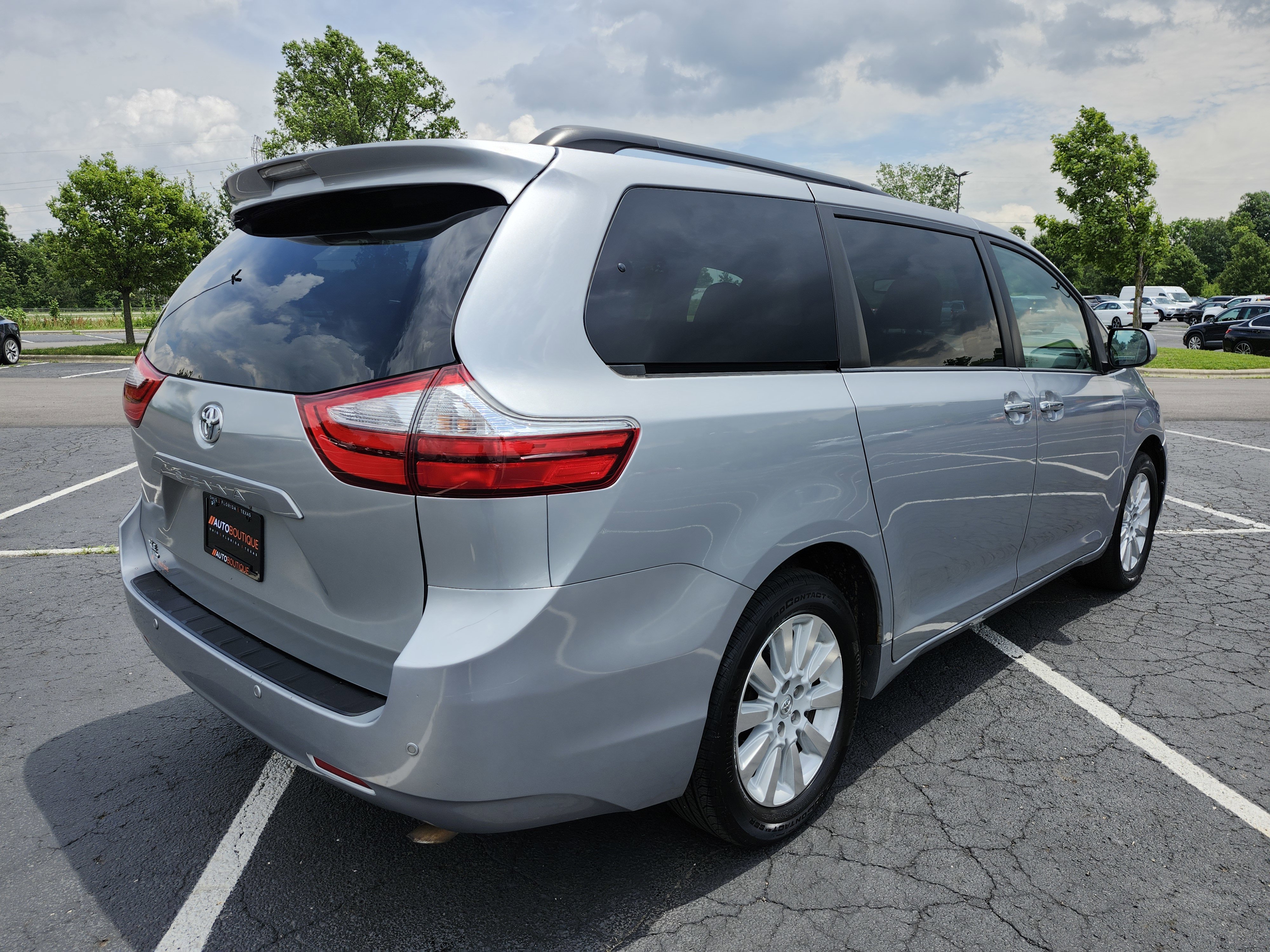 Used 2015 Toyota Sienna XLE Premium AWD/4WD image 17