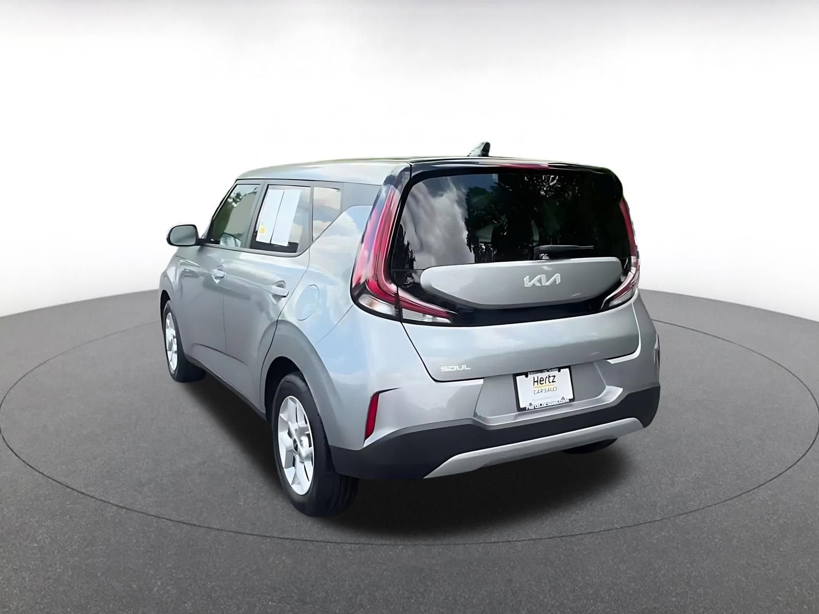 Used 2025 Kia Soul LX w/ LX Technology Package FWD image 11