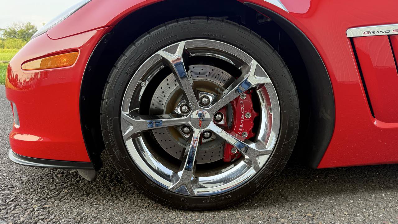 Used 2013 Chevrolet Corvette Grand Sport w/ 2LT Preferred Equipment Group RWD image 63