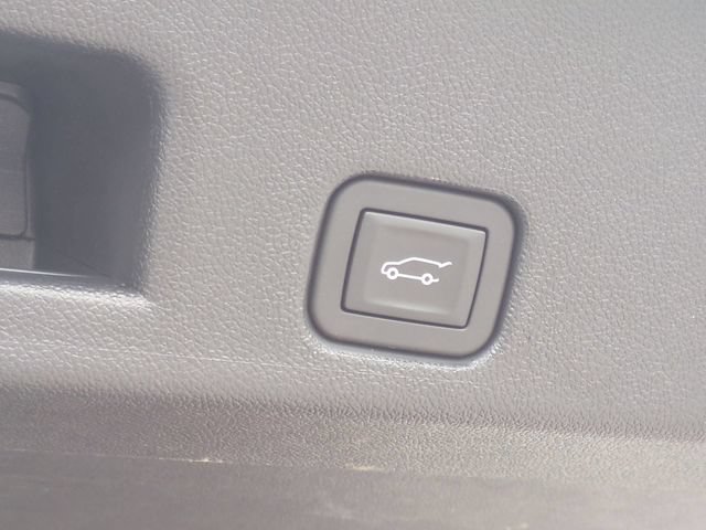 Used 2024 Chevrolet Traverse LT w/ Midnight/Sport Edition FWD image 15