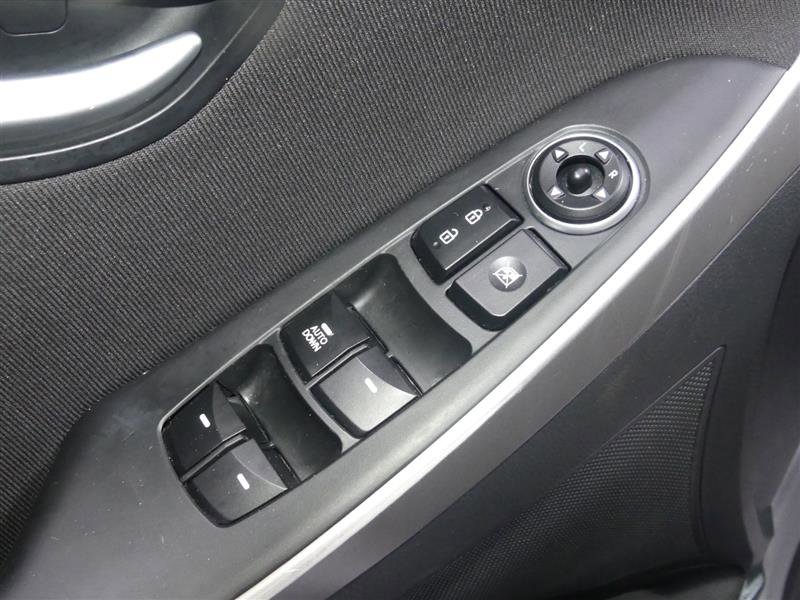 Used 2016 Hyundai Elantra GT FWD image 18