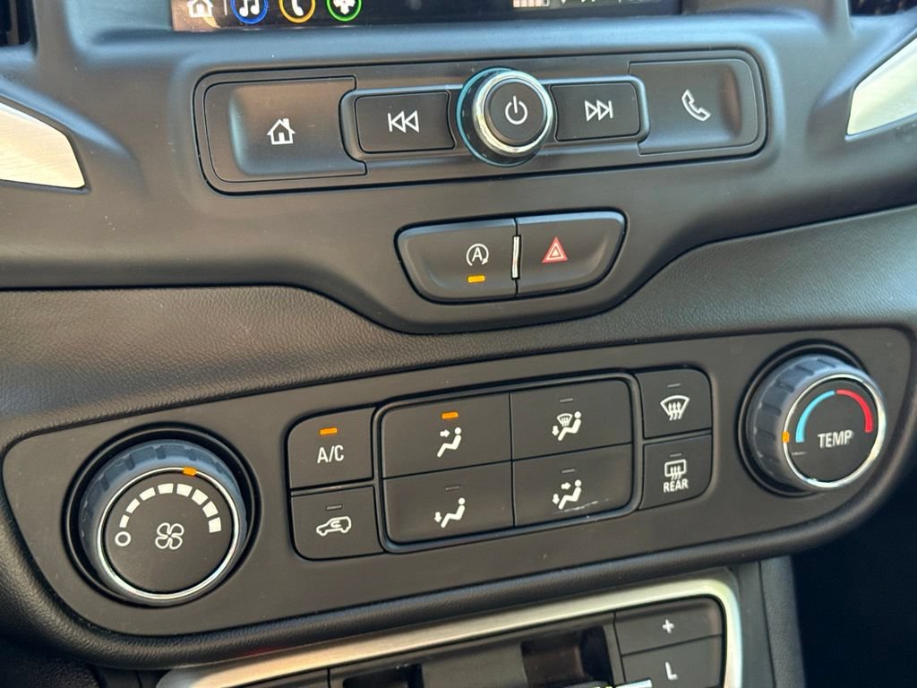 Used 2024 GMC Terrain SLE AWD/4WD image 27