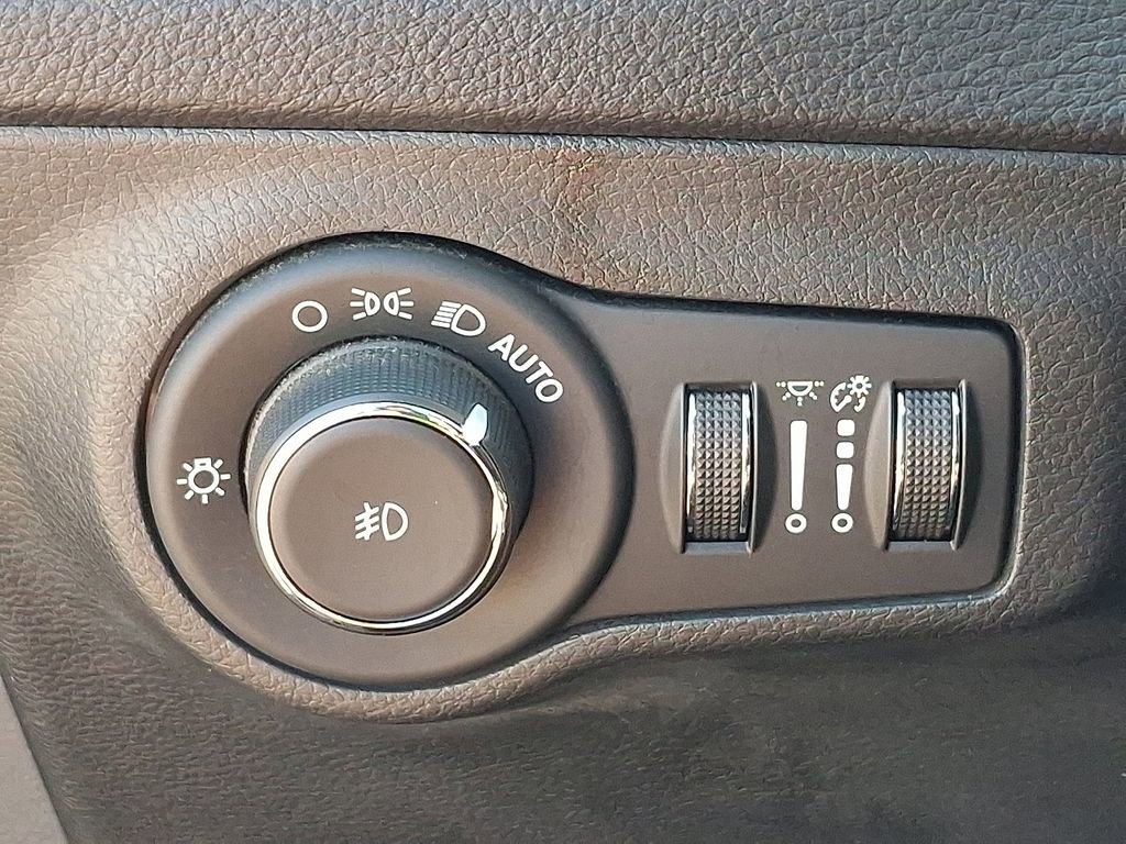 Used 2020 Jeep Compass Latitude AWD/4WD image 26
