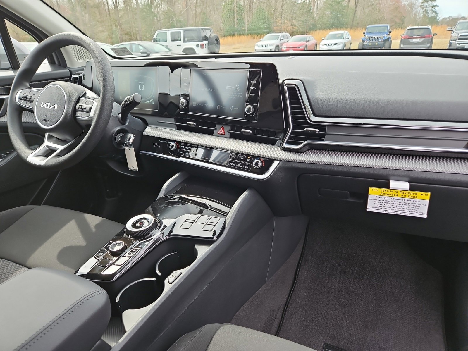 Used 2025 Kia Sportage LX image 16