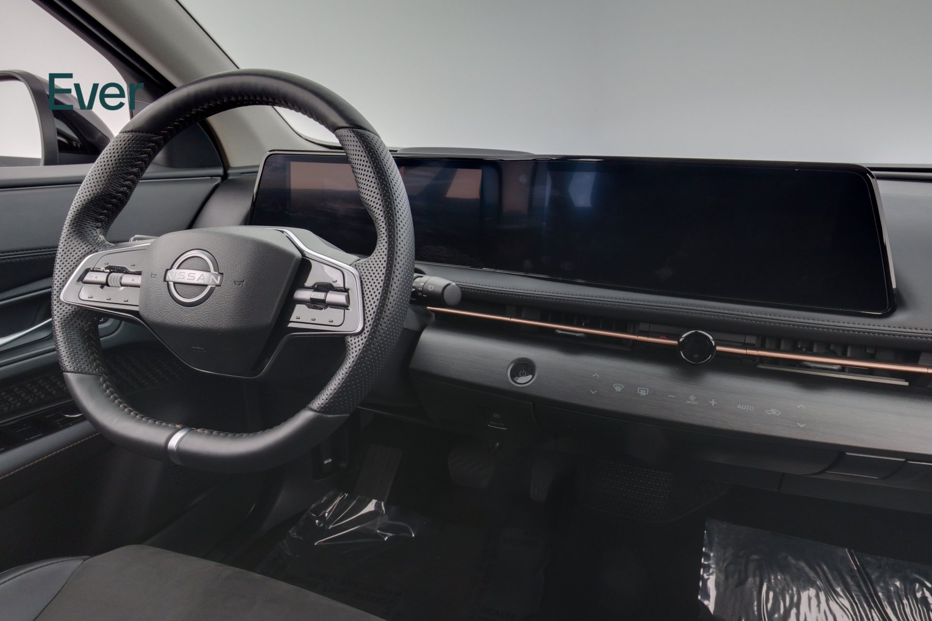 Used 2024 Nissan Ariya AWD image 25