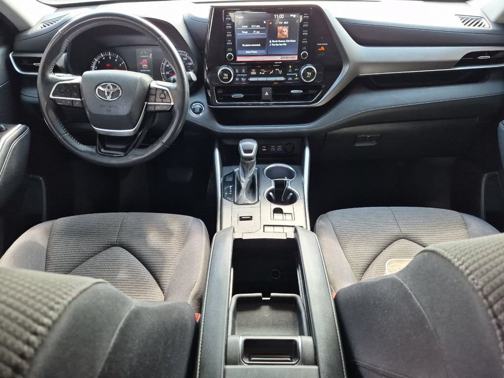 Used 2022 Toyota Highlander LE FWD image 13