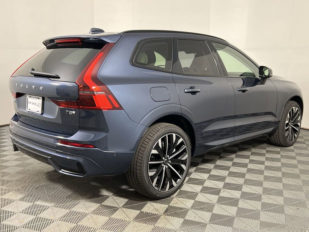 New 2026 Volvo XC60 T8 Ultra w/ Climate Package image 8