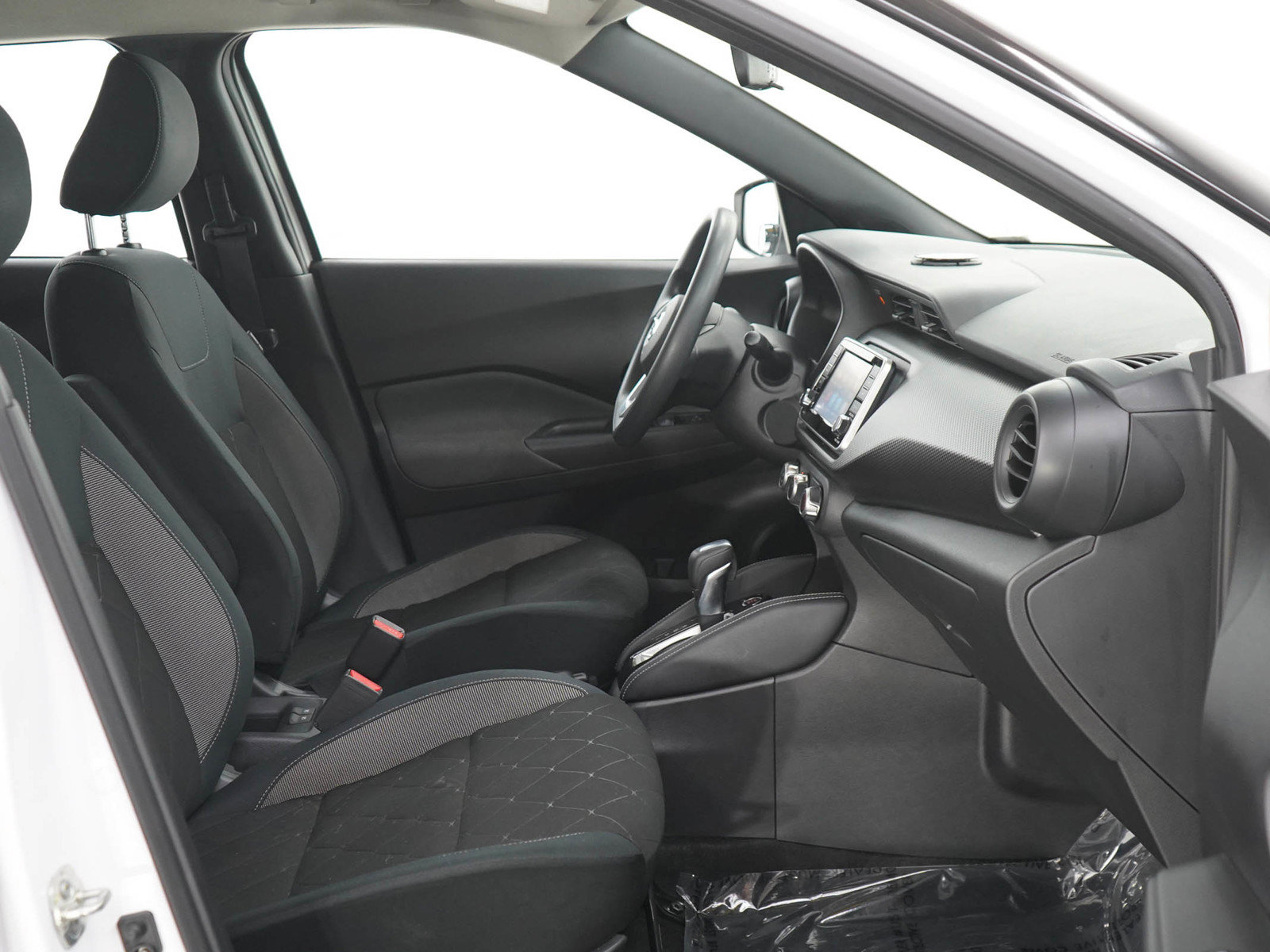 Used 2019 Nissan Kicks S FWD image 11