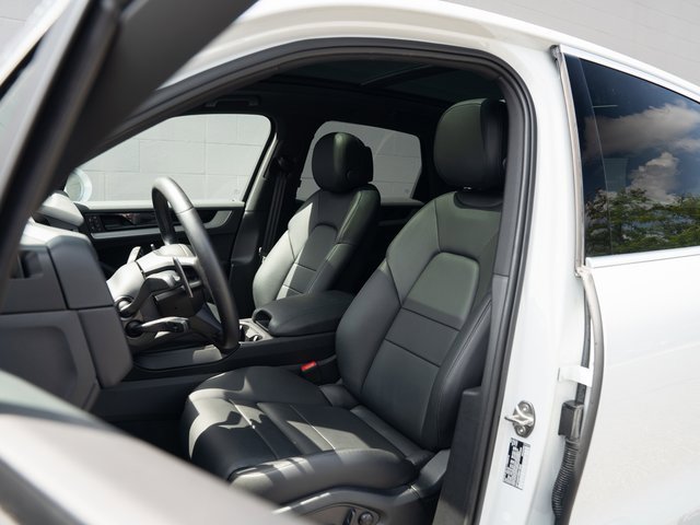 Certified 2024 Porsche Cayenne image 5