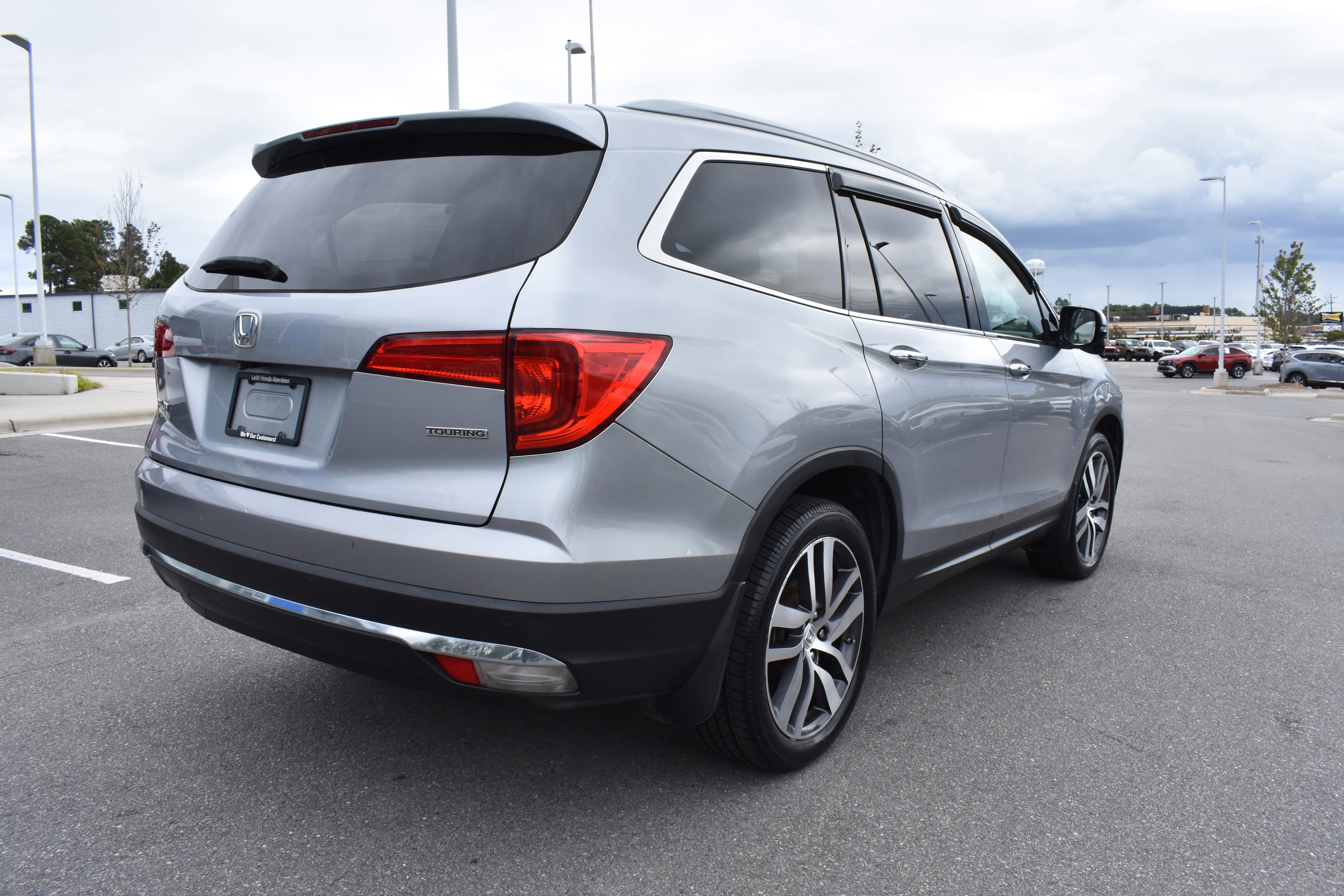 Certified 2018 Honda Pilot Touring image 9