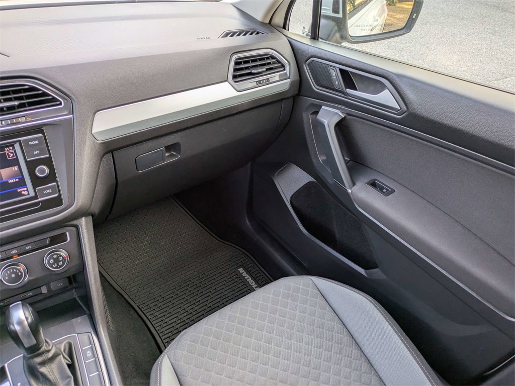 Used 2020 Volkswagen Tiguan S image 17