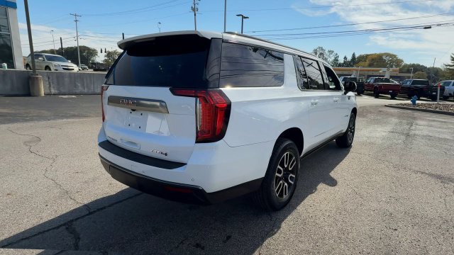 Used 2021 GMC Yukon XL AT4 AWD/4WD image 8