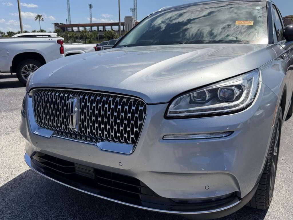 Used 2021 Lincoln Corsair Reserve w/ Equipment Group 201A FWD image 10