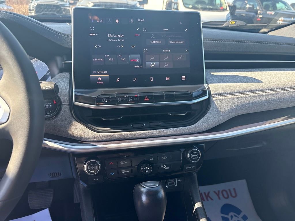 Used 2023 Jeep Compass Latitude w/ Sun and Sound Group image 20