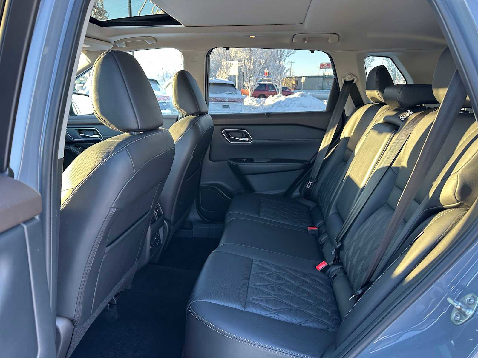 Used 2021 Nissan Rogue Platinum image 16