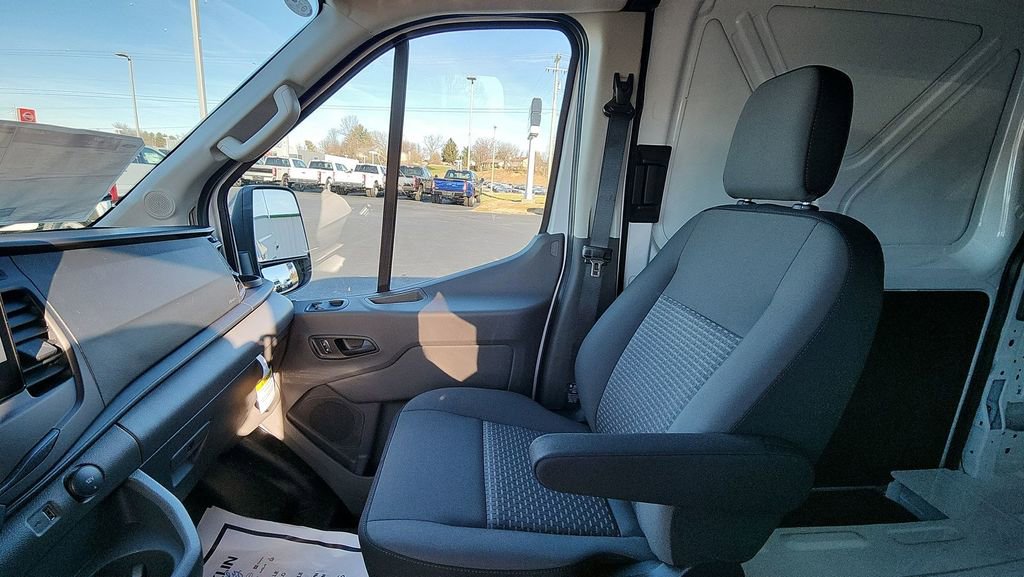 New 2026 Ford Transit 250 148 Medium Roof RWD image 11