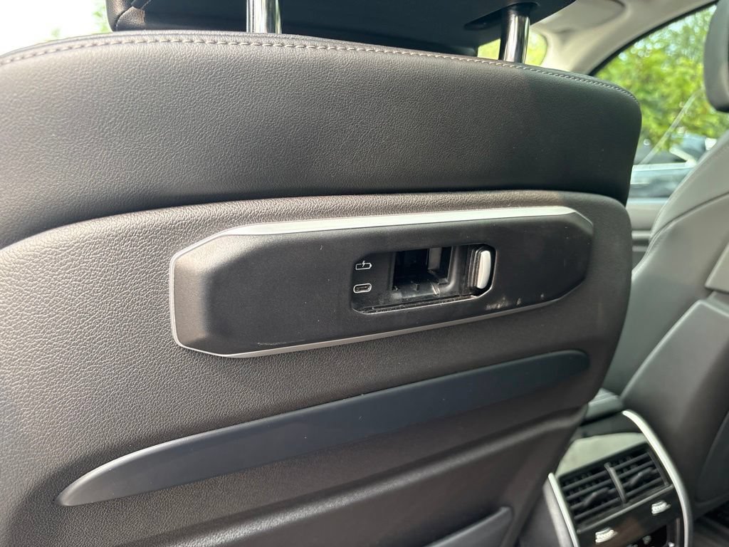 Used 2023 BMW X7 xDrive40i w/ Premium Package AWD/4WD image 19