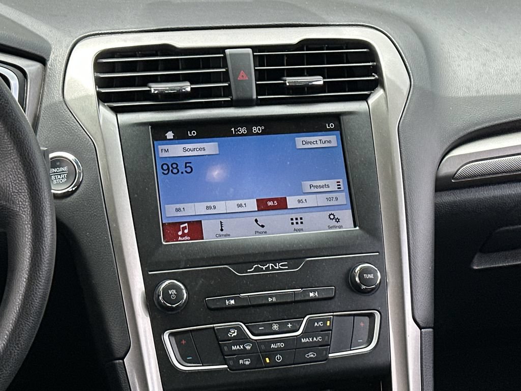 Used 2019 Ford Fusion SE FWD image 16