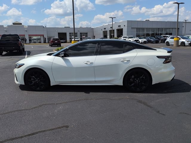 Used 2023 Nissan Maxima SR w/ Sport Mat Group FWD image 4