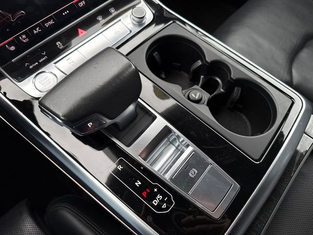 Used 2019 Audi Q8 Prestige w/ Luxury Package image 31