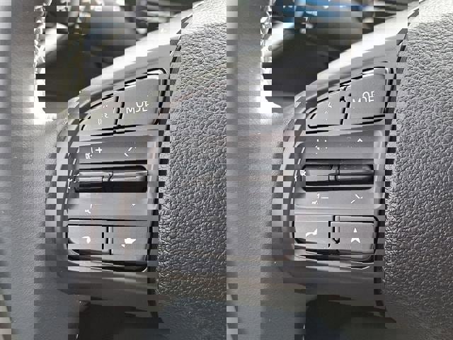 Certified 2024 Hyundai Venue SEL FWD image 17