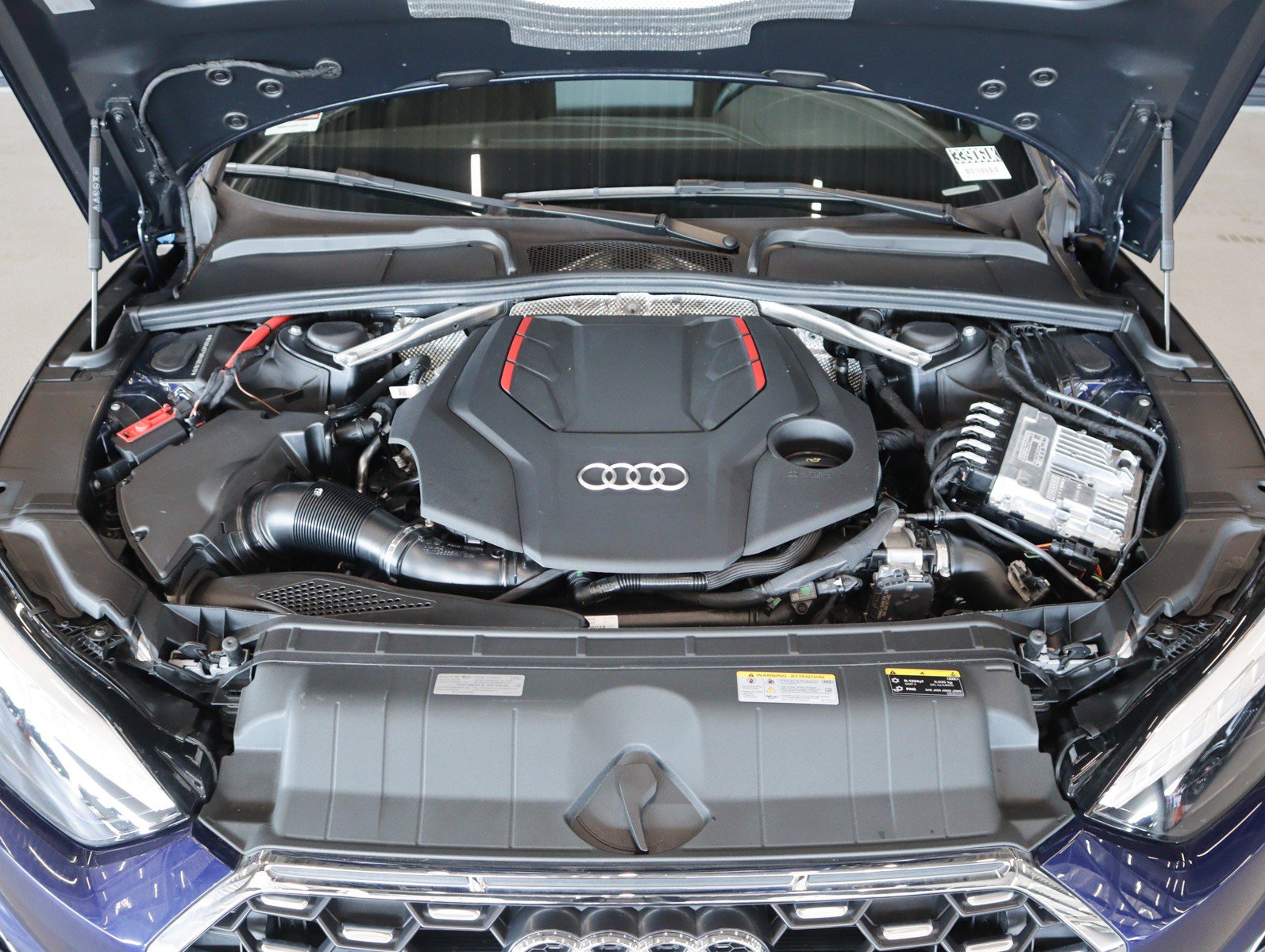 Used 2024 Audi S5 Premium w/ Convenience Package image 4