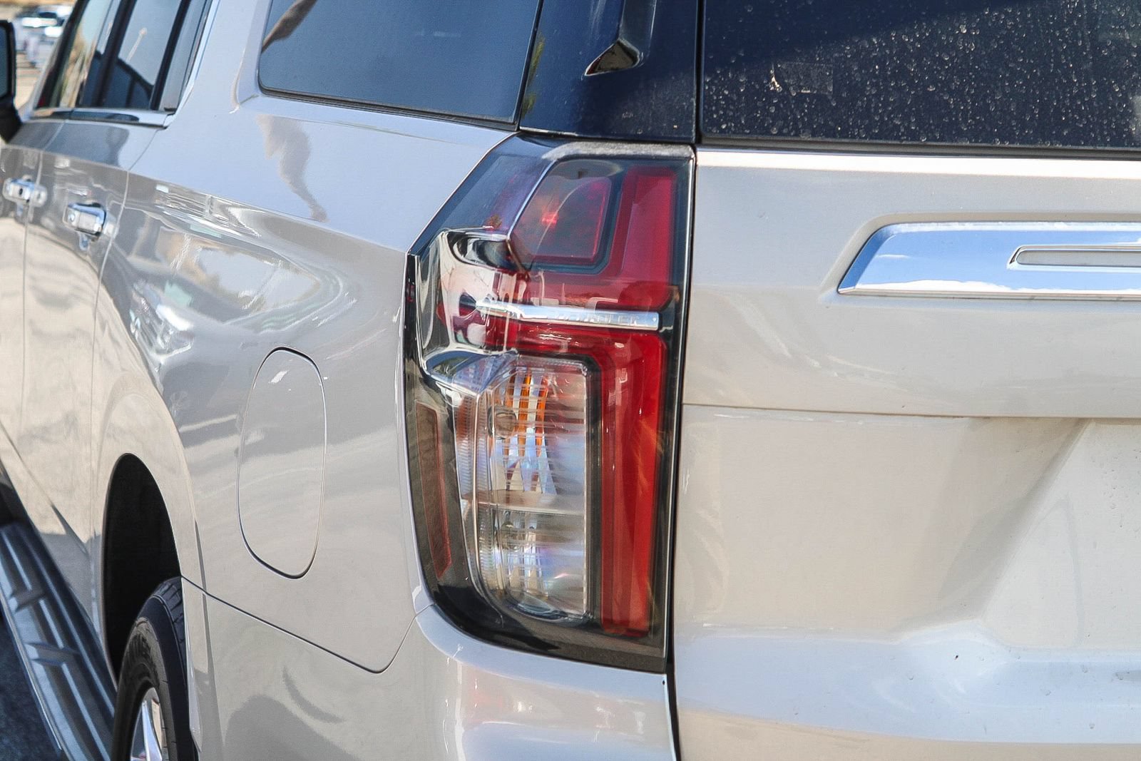 Used 2024 Chevrolet Suburban Premier RWD image 7
