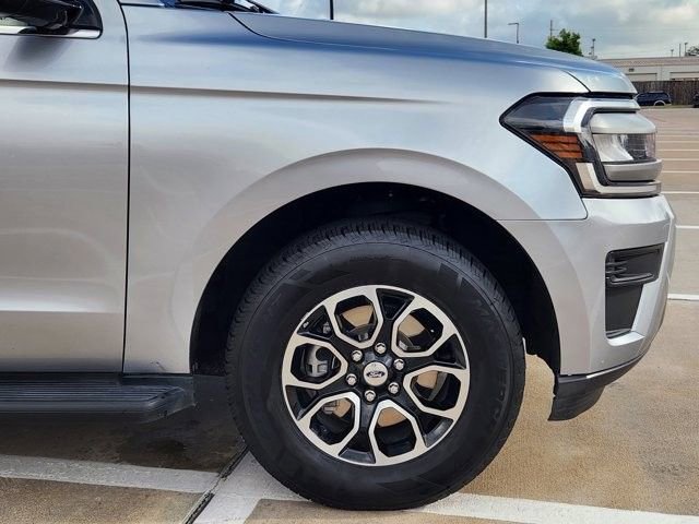Used 2024 Ford Expedition XLT image 8