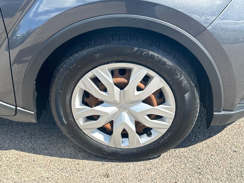 Used 2021 Toyota C-HR LE image 38