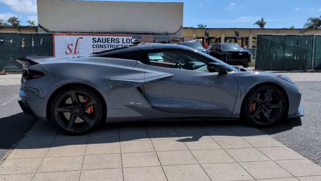 Used 2025 Chevrolet Corvette E-Ray w/ Stealth Interior Trim Package AWD/4WD image 10