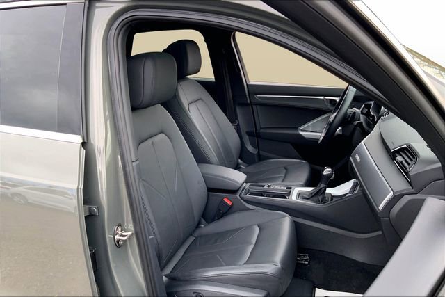 Used 2023 Audi Q3 2.0T Premium Plus w/ Premium Plus Package image 7