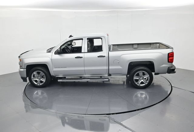 Used 2018 Chevrolet Silverado 1500 Custom w/ Custom Value Package RWD image 42