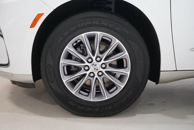 Used 2024 Buick Enclave Premium image 11